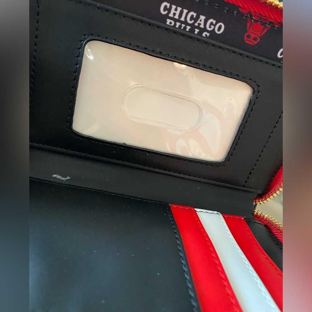 Loungefly Chicago Bulls Wallet - Picture 2 of 14